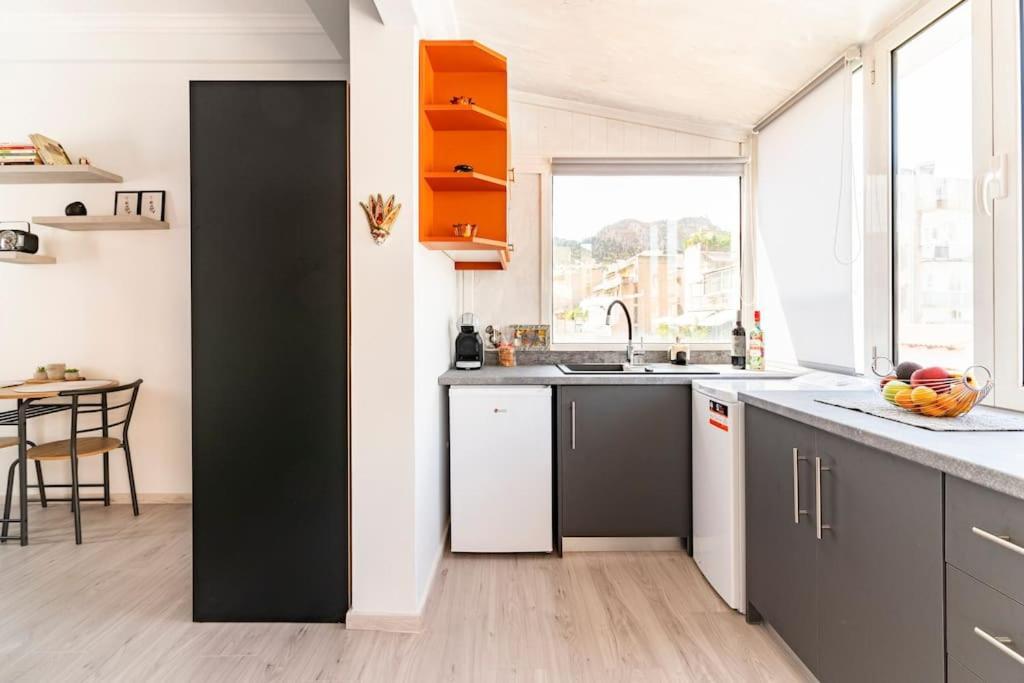 Apartament Under The Hill Ateny Zewnętrze zdjęcie
