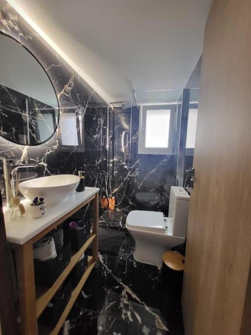 Apartament Under The Hill Ateny Zewnętrze zdjęcie