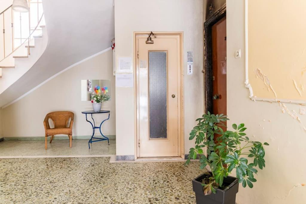 Apartament Under The Hill Ateny Zewnętrze zdjęcie