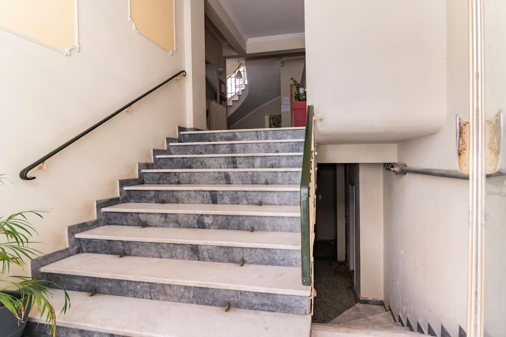 Apartament Under The Hill Ateny Zewnętrze zdjęcie